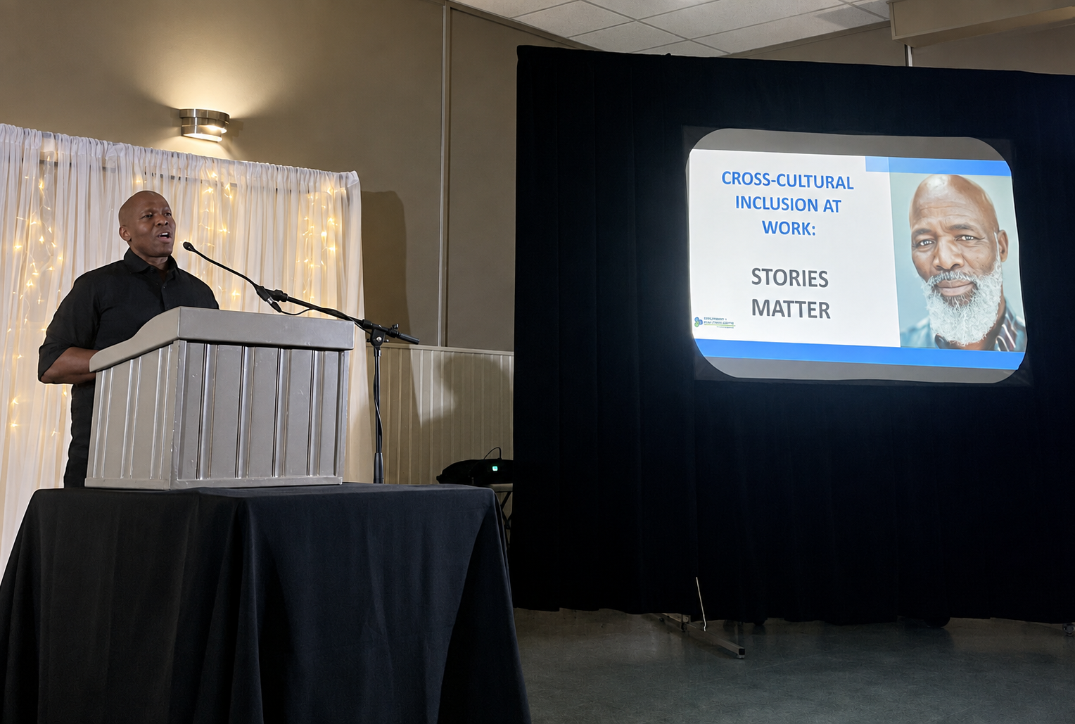 Manny Dizwani presenting to a workplace audience